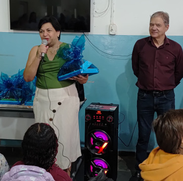 Foto 87: Alunos de Quatá recebem material escolar e são recepcionados com acolhimento e carinho no primeiro dia de aula