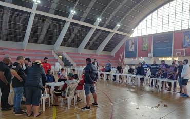 Foto 108: Quatá sedia primeira etapa do 6º Campeonato Estadual de Truco