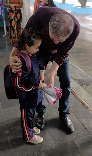 Foto 69: Alunos de Quatá recebem material escolar e são recepcionados com acolhimento e carinho no primeiro dia de aula