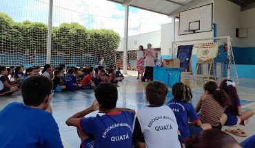 Foto 25: Alunos da Escola Osira de Quatá recebem Kit de Higiene Bucal oferecidos pelo LIONS CLUBE de Presidente Prudente