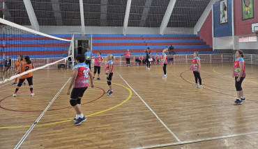 Foto 6: Quatá celebra o Dia do Idoso com partida de voleibol adaptado