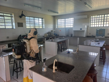 Foto 3: Preparativos para volta às aulas 