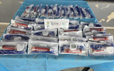 Foto 18: Entrega de Kits Odontológicos para os alunos
