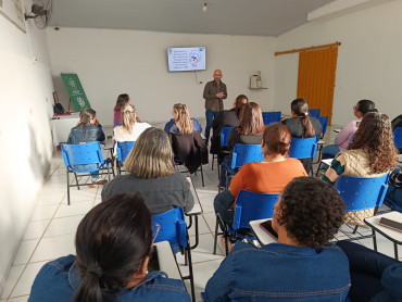 Foto 2: Cozinheiras da Rede Municipal participam de treinamento