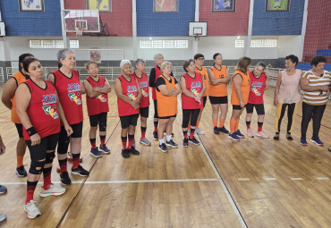 Foto 15: Quatá celebra o Dia do Idoso com partida de voleibol adaptado