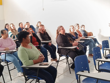Foto 20: Cozinheiras da Rede Municipal participam de treinamento