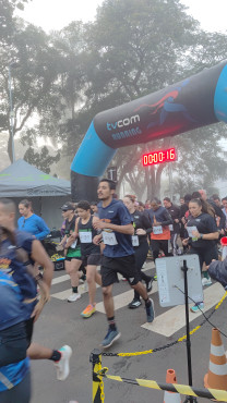 Foto 24: Mesmo com mal tempo, corrida de pedestre TVCOM RUNNING reúne mais de 300 participantes 