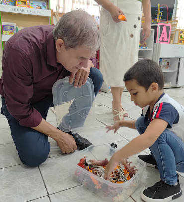 Foto 112: Alunos de Quatá recebem material escolar e são recepcionados com acolhimento e carinho no primeiro dia de aula