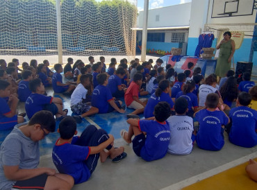 Foto 43: Novos uniformes são entregues para os alunos da Rede Municipal de Quatá