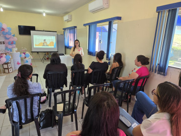 Foto 7: CRAS realiza terceira reunião do grupo de gestantes com entrega de kits maternidade