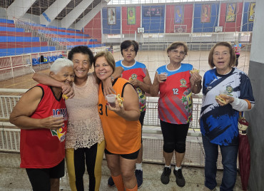 Foto 34: Quatá celebra o Dia do Idoso com partida de voleibol adaptado