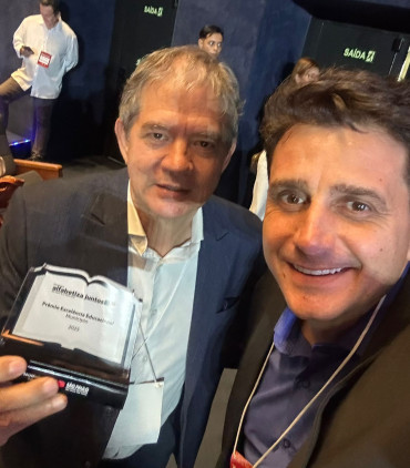 Foto 9: Quatá recebe Prêmio Excelência Educacional