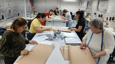 Foto 1: Quatá recebe Unidade Móvel de Confecção Industrial do SENAI