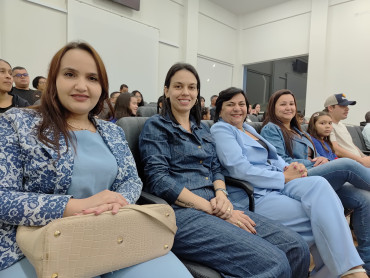 Foto 3: Alunos de Quatá recebem Moção de Aplausos na Câmara Municipal