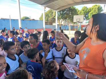 Foto 22: Ação educativa em combate e Dengue e o Escorpião