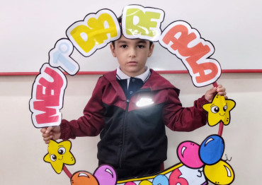 Foto 54: Alunos de Quatá recebem material escolar e são recepcionados com acolhimento e carinho no primeiro dia de aula