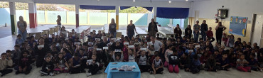 Foto 23: Entrega de Kits Odontológicos para os alunos
