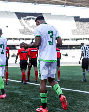Foto 26: Ex-atleta quataense treina pelo sub-20 com elenco profissional