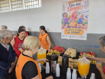Foto 30: Quatá celebra o Dia do Idoso com partida de voleibol adaptado