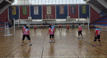 Foto 64: Quatá celebra o Dia do Idoso com partida de voleibol adaptado