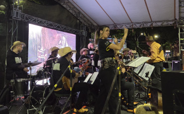 Foto 13: Projeto Som do Sertão reuniu público em noite de valorização da música raiz em Quatá