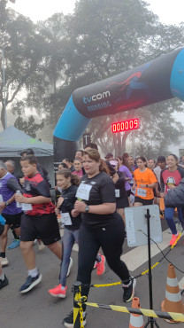 Foto 26: Mesmo com mal tempo, corrida de pedestre TVCOM RUNNING reúne mais de 300 participantes 