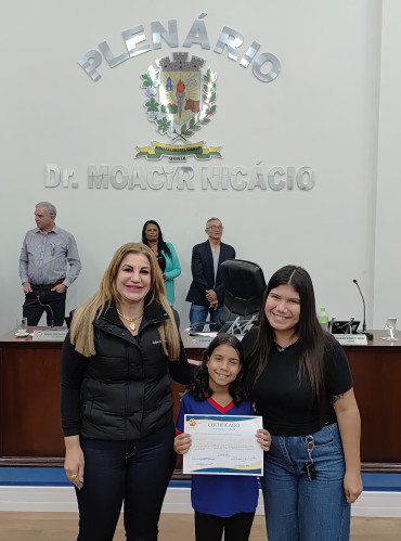 Foto 22: Alunos de Quatá recebem Moção de Aplausos na Câmara Municipal