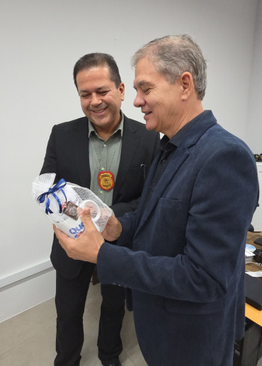 Foto 7: Homenagem reconhece 28 anos de serviços prestados pelo delegado Marcelo Petuba Llombert a Quatá