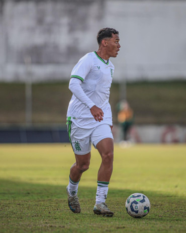 Foto 18: Ex-atleta quataense treina pelo sub-20 com elenco profissional