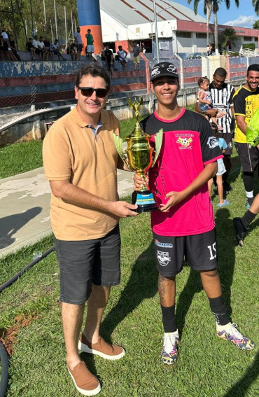 Foto 116: Festa do Trabalhador conta com diversas ações e reúne centenas de pessoas