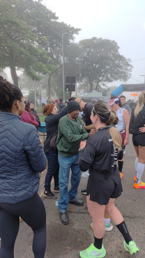 Foto 61: Mesmo com mal tempo, corrida de pedestre TVCOM RUNNING reúne mais de 300 participantes 