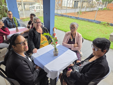 Foto 39: CRAS promove café da manhã especial em comemoração ao Dia do Idoso