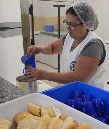 Foto 123: Alunos de Quatá recebem material escolar e são recepcionados com acolhimento e carinho no primeiro dia de aula