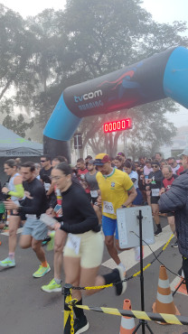 Foto 23: Mesmo com mal tempo, corrida de pedestre TVCOM RUNNING reúne mais de 300 participantes 