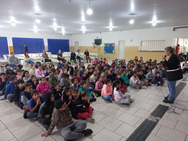 Foto 25: Ação educativa em combate e Dengue e o Escorpião