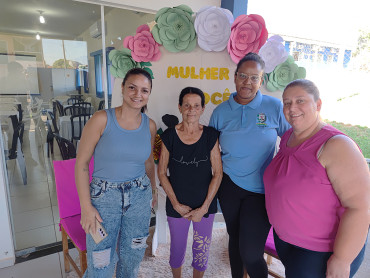 Foto 14: CRAS realiza café especial em comemoração ao Dia das Mulheres