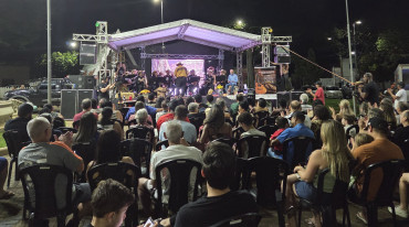 Foto 12: Projeto Som do Sertão reuniu público em noite de valorização da música raiz em Quatá