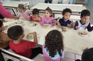 Foto 25: Semana da Criança tem cardápio especial e churrasco nas Escolas e Creches municipais de Quatá
