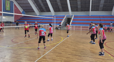 Foto 67: Quatá celebra o Dia do Idoso com partida de voleibol adaptado