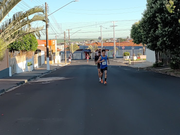 Foto 25: Treinão In9ve reúne participantes em atividade esportiva em Quatá