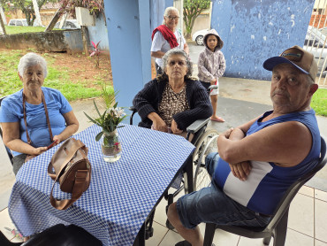 Foto 31: CRAS promove café da manhã especial em comemoração ao Dia do Idoso