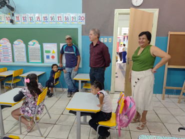 Foto 96: Alunos de Quatá recebem material escolar e são recepcionados com acolhimento e carinho no primeiro dia de aula