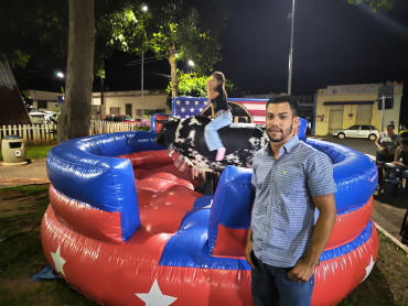 Foto 4: Prefeitura de Quatá promove fim de semana cultural com 'Sextou Sertanejo' e 'Domingo na Roça' na Praça da Fonte