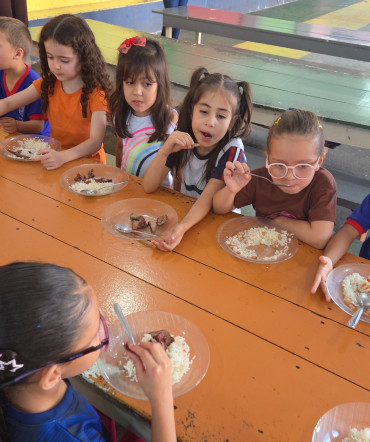 Foto 91: Semana da Criança tem cardápio especial e churrasco nas Escolas e Creches municipais de Quatá