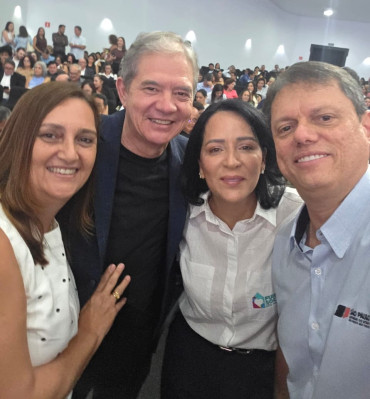 Foto 4: Quatá é contemplada com veículo 0km para o Fundo Social - Programa Equipagem, em evento no Palácio dos Bandeirantes