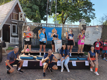 Foto 9: Treinão In9ve reúne participantes em atividade esportiva em Quatá