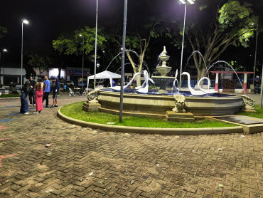 Foto 14: Sabadou movimenta Praça da Fonte em Quatá