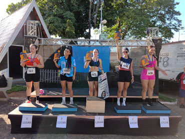 Foto 51: Treinão In9ve reúne participantes em atividade esportiva em Quatá