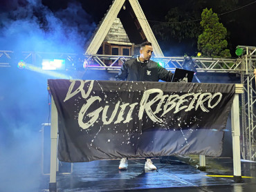 Foto 11: Sabadou movimenta Praça da Fonte em Quatá