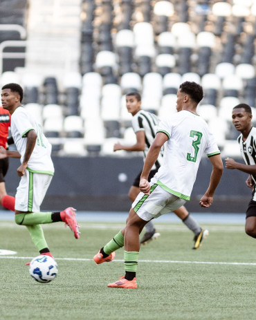 Foto 29: Ex-atleta quataense treina pelo sub-20 com elenco profissional